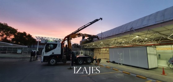Izaje de estructuras con hidrogrúa